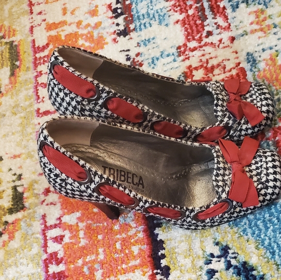 3 pair of heels. - Picture 5 of 8